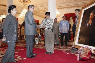 Yudhoyono terima lukisan permenungan dirinya