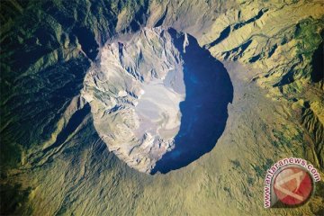 Gunung Tambora masih berstatus siaga