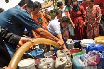 81 desa di Gresik terima bantuan air bersih