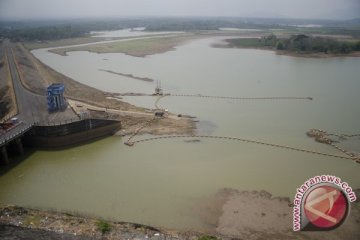 Pintu Waduk Gajah Mungkur masih ditutup