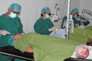 Spesialis mata Nepal lakukan operasi katarak di RST Reksodiwiryo