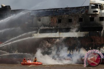 Kapal terbakar sebabkan tujuh wisman terluka