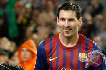Lionel Messi terima `Golden Ball Award` 