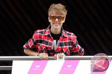 Justin Bieber menyebalkan di restoran