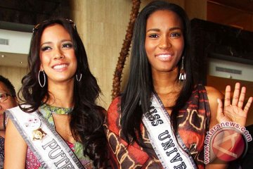 Miss Universe pun tertarik batik 