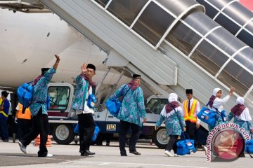 1.215 calhaj Kota Padang berangkat