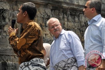 Presiden Slowakia kunjungi Candi Borobudur