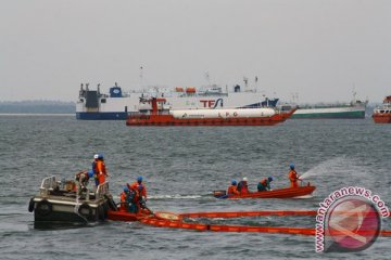 Tumpahan minyak Balikpapan dari pipa bawah laut Pertamina yang patah