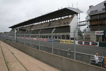 Pebalap Denmark Simonsen tewas di Le Mans
