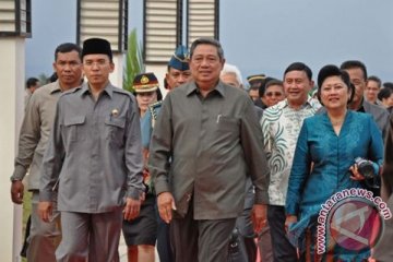 Ani Yudhoyono tampilkan sisi humanis di Instagram