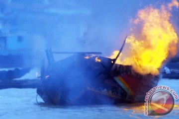 Kapal nelayan Merauke dibakar tentara PNG