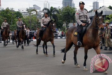 Pasukan berkuda amankan Stadion Gelora Bung Karno