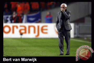 Van Marwijk perpanjang kontrak latih Belanda