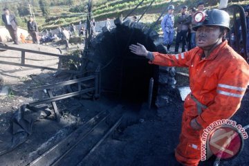 Penyintas ledakan tambang emas Shandong tulis surat dari bawah tanah