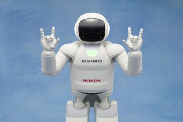 ASIMO terbaru mampu "berpikir" dan makin lincah