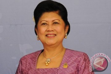 Ibu Ani Yudhoyono belum diijinkan pulang 