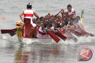 Perahu naga Sulawesi Tenggara bisa lolos PON XVIII