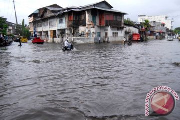 Warga Padang diminta waspada banjir