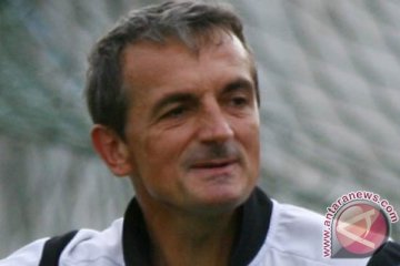 Milomir Seslija kandidat pelatih Arema