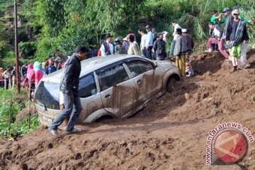 Dua korban longsor Wonosobo ditemukan tewas