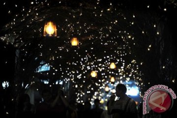 Pesta kembang api sambut Natal di Ambon