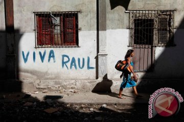 Kuba bebaskan lima tahanan politik