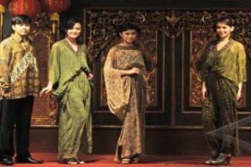 PERAGAAN BUSANA