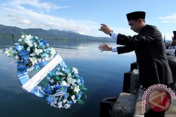 Gubernur Maluku berdoa bagi ditemukannya korban QZ8501