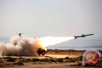 Iran uji coba peluru kendali jarak jauh
