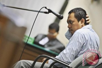 Gayus dituntut delapan tahun penjara