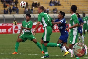 Persib tundukkan PSMS 3-1 