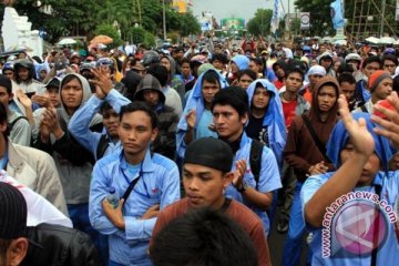 Ratusan buruh galangan kapal di Bintan mogok 