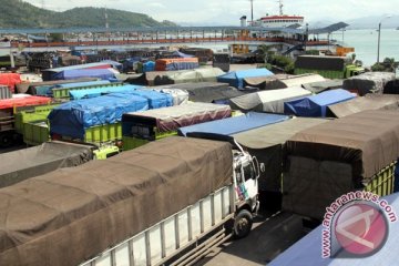 Pasokan sayur dan buah dari Sumatera nyaris tidak ada