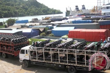 Ribuan truk antre di Pelabuhan Merak