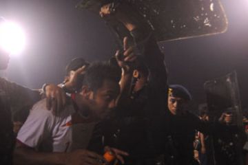 EVAKUASI PEMAIN