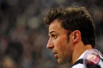 Penonton GBK kecewa Del Piero tidak tampil