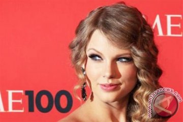 Taylor Swift kembali sabet "Billboard Woman of the Year"