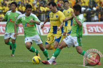 Mitra Kukar permalukan Persegres 2-1 