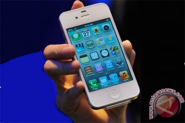 Kurang dari sejam iPhone 4S ludes terjual
