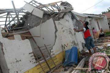 Puting beliung rusakkan ratusan rumah di Tangerang