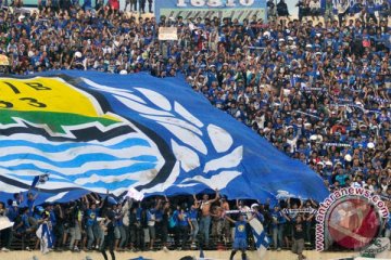 Polisi razia penonton pertandingan Persib-Mitra Kukar