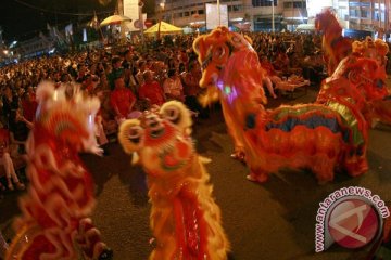 Warga Tionghoa gelar kirab barongsai di Kuta 