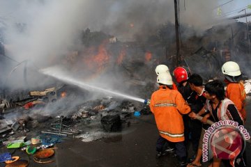 Pasar Sentral Mamuju terbakar