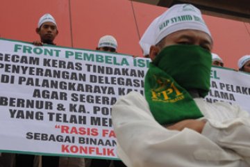 DEMO PENOLAKAN KADER FPI