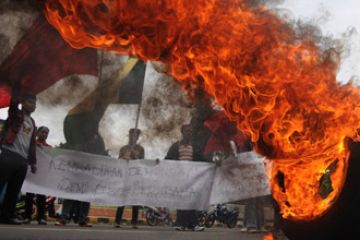 DEMO KORUPSI WISMA ATLET