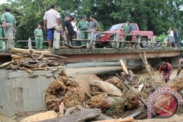 BPBD: pembersihan dilanjutkan pasca banjir Mandailing Natal