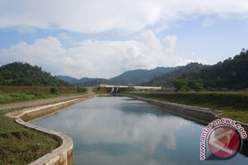 Pemkab Mamuju bangun irigasi 2.700 meter 