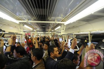 KRL Commuter Line Jabodetabek beroperasi kembali