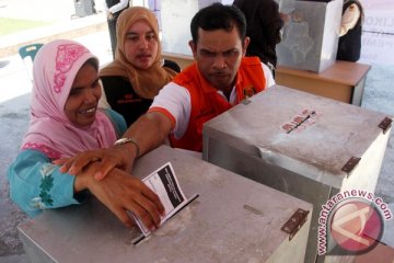 Warga Depok mulai padati TPS