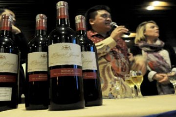 KONSUMSI WINE